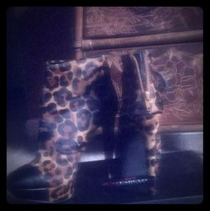 Jessica Simpson leopard booties